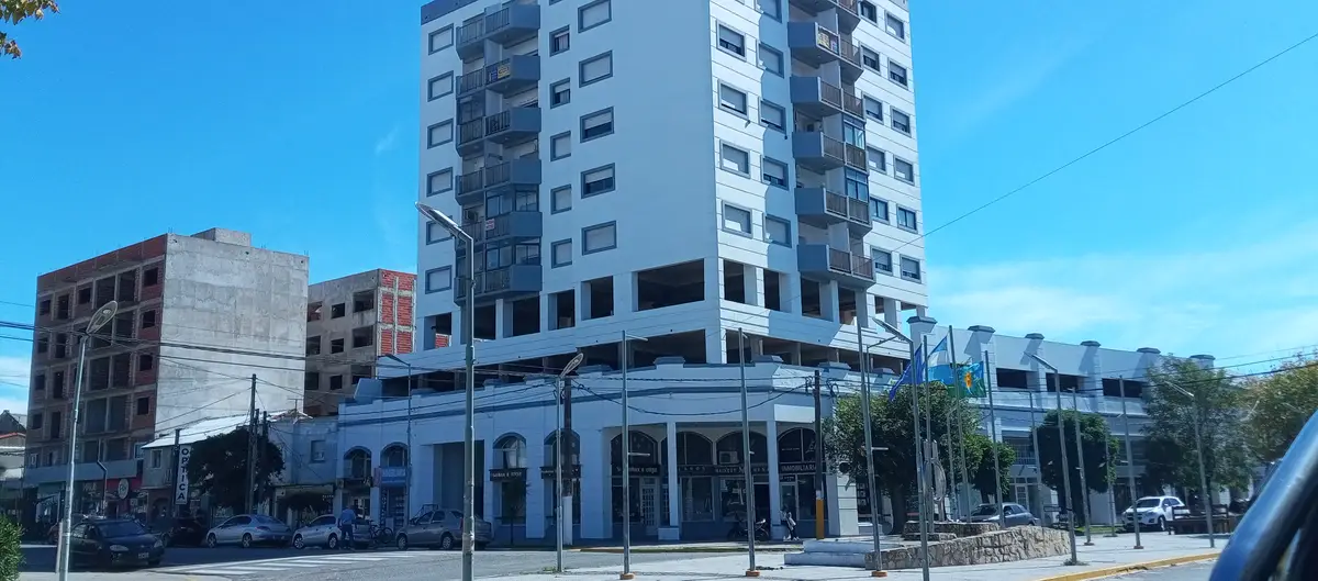 EXCELENTE DEPARTAMENTO CENTRICO