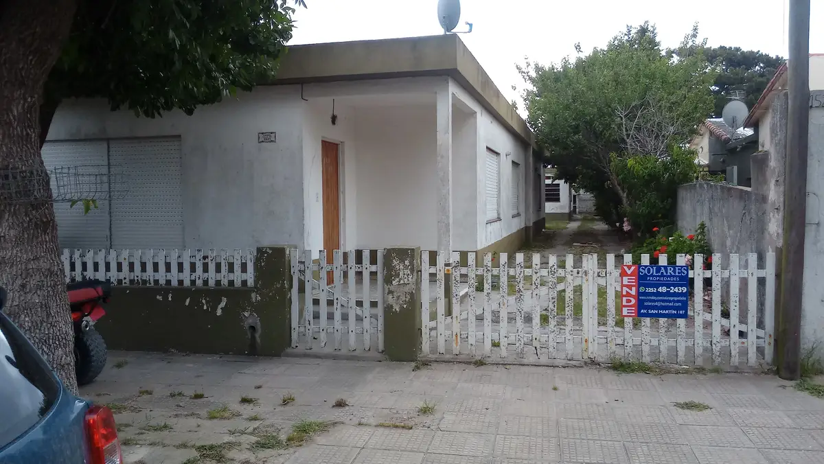 EXCELENTE CASA CON COCHERA - Imagen 2