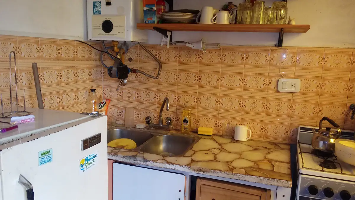 EXCELENTE CASA CON COCHERA - Imagen 9