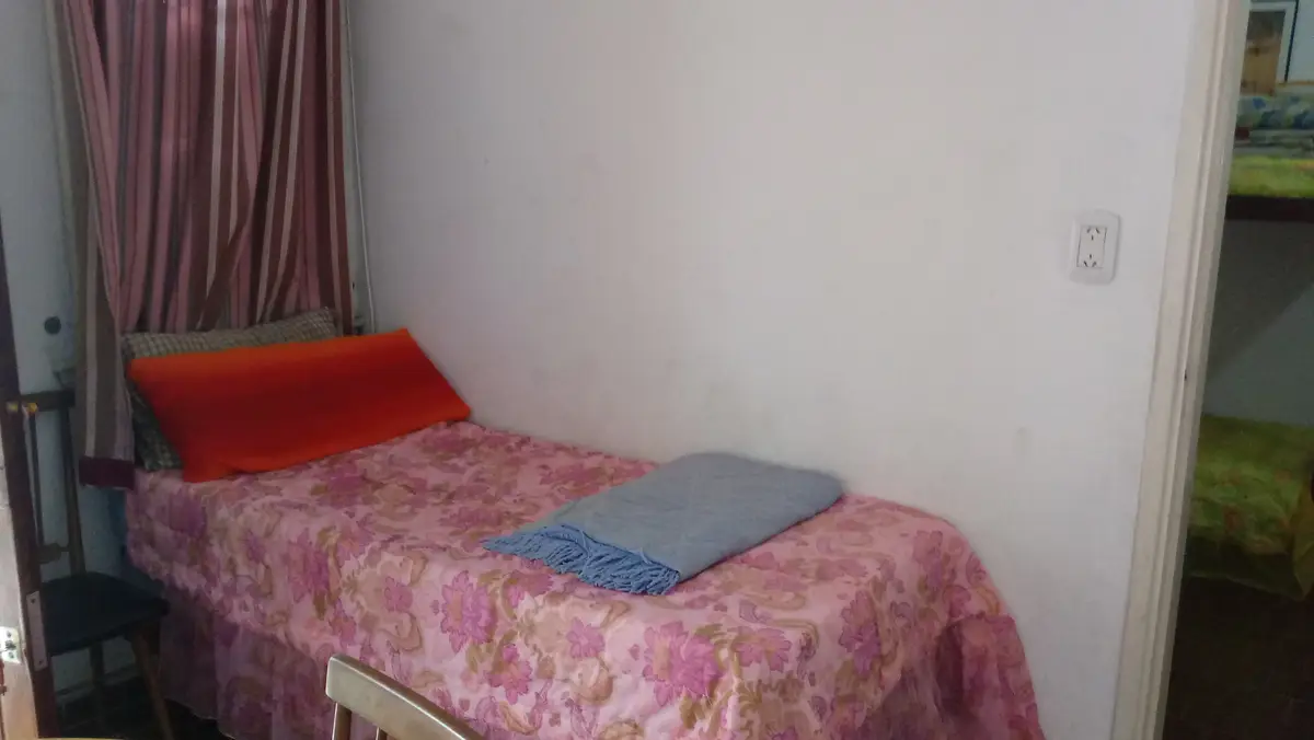 EXCELENTE CASA CON COCHERA - Imagen 10