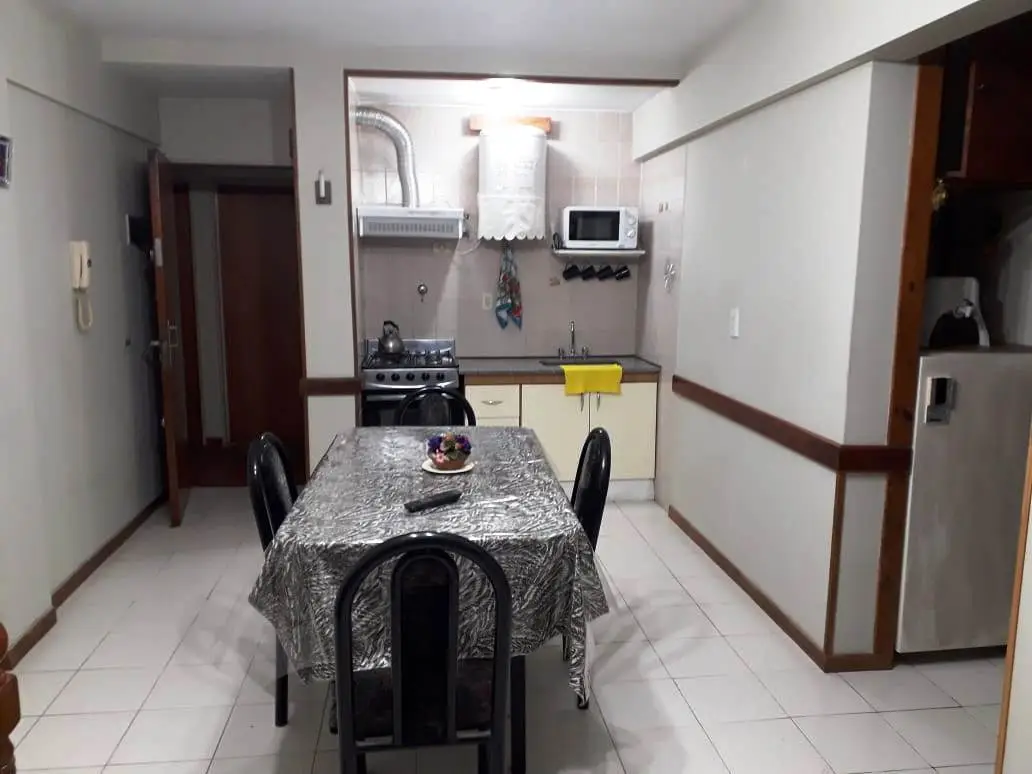 EXCELENTE DEPARTAMENTO CENTRICO - Imagen 2