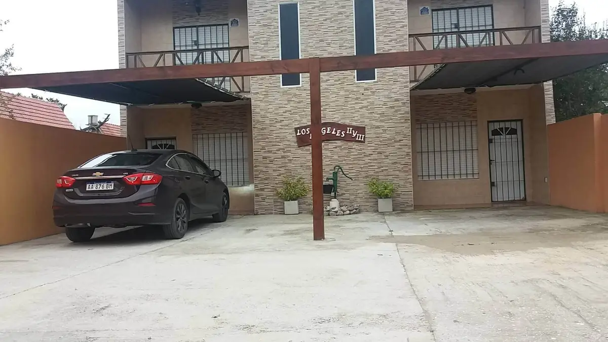 EXCELENTE COMPLEJO MAS CHALET - Imagen 2