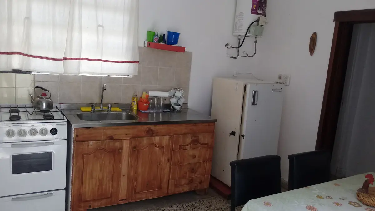 MUY BUENA CASA EN PH - Imagen 3